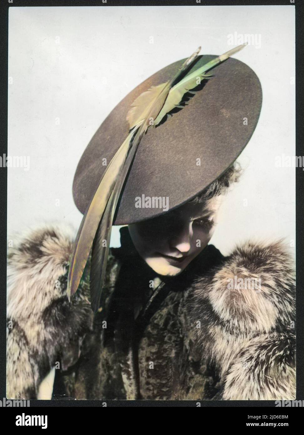 1940s woman hat hi-res stock photography and images - Alamy