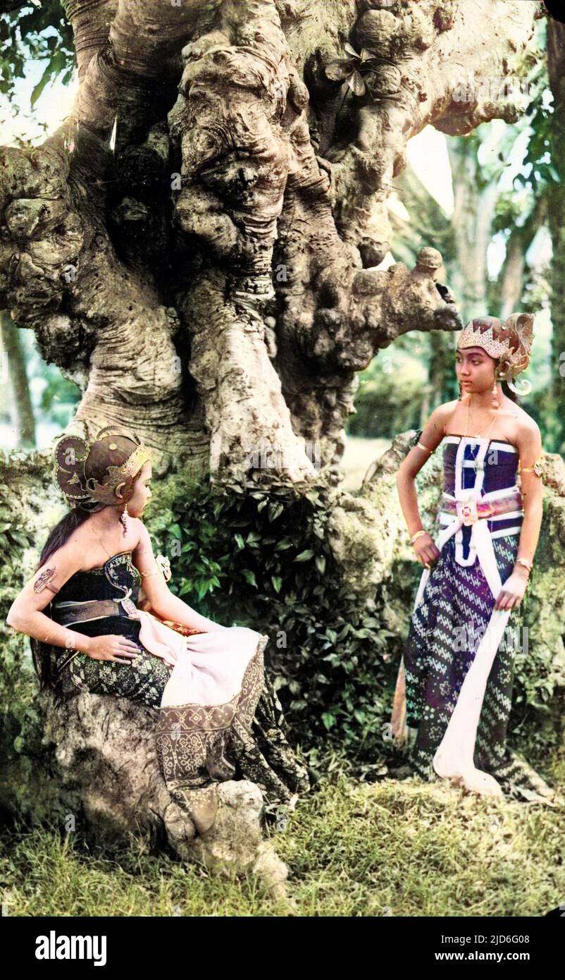 Native dancing girls in traditional costumes, Java, Indonesia ...