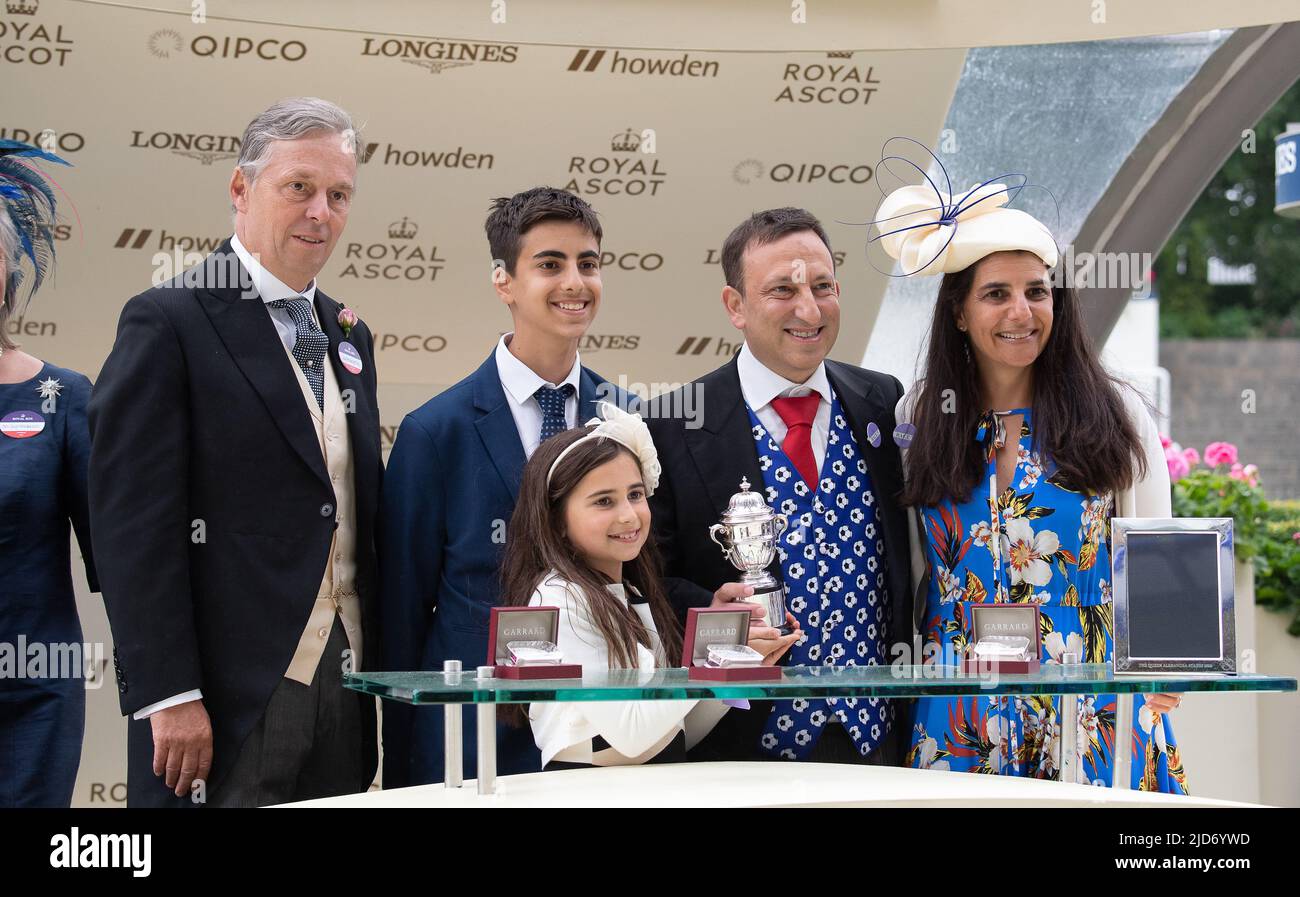 Ascot, Berkshire, UK. 18th June, 2022. Horse Stratum ridden by jockey William Buick won the Queen Alexandra Stakes. Ascot's Guy Henderson made the presentation to the winning owner, Tony Bloom and jockey William Buick. Credit: Maureen McLean/Alamy Live News Stock Photo