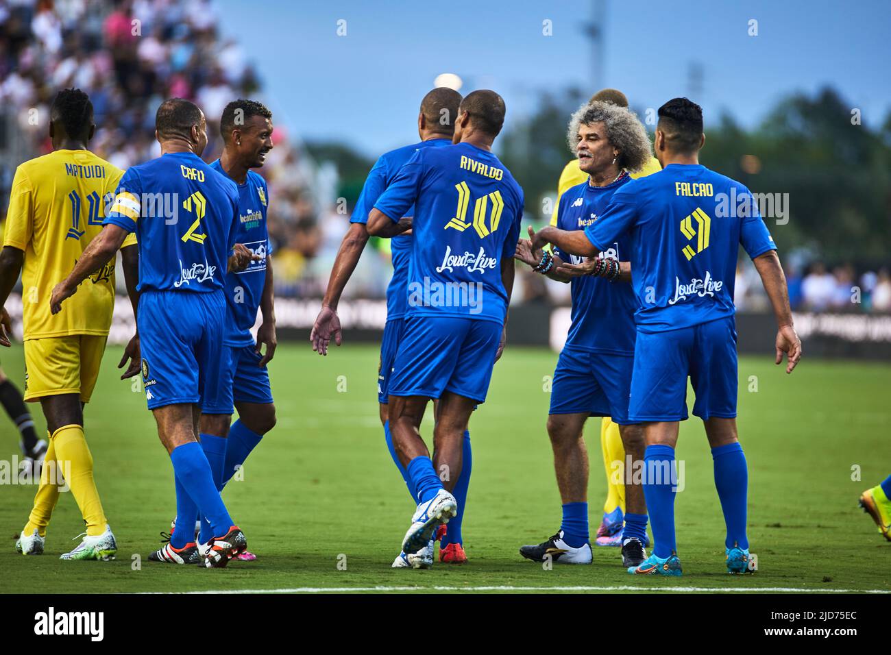 Fort Lauderdale, FL, USA. 18th June 2022. 2C - Cafu - Former AC Milan and Brazilian national team player, 10C - Rivaldo - Brazilian national team, FC Barcelona player, 9C - Radamel Falcao - Rayo Vallecano, Colombian national team player during soccer match The Beautiful Game by R10 and RC3 owned global soccer football icons and Brazilian duo Ronaldinho and Roberto Carlos at DRV Pink Stadium in Florida, USA. Credit: Yaroslav Sabitov/YES Market Media/Alamy Live News. Stock Photo