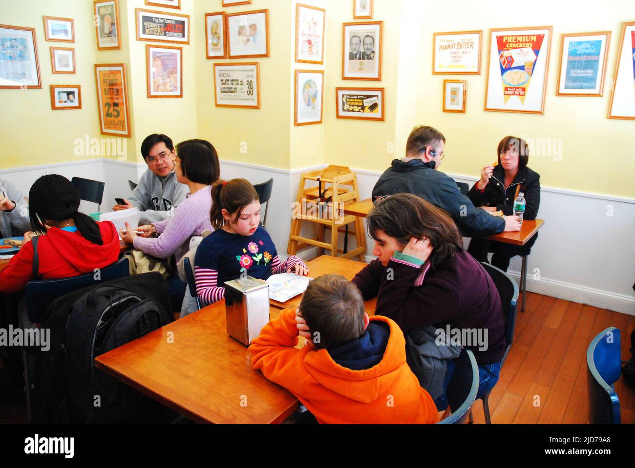 The tables fill up at a small cafe in Greenwich Village, New York City Stock Photo