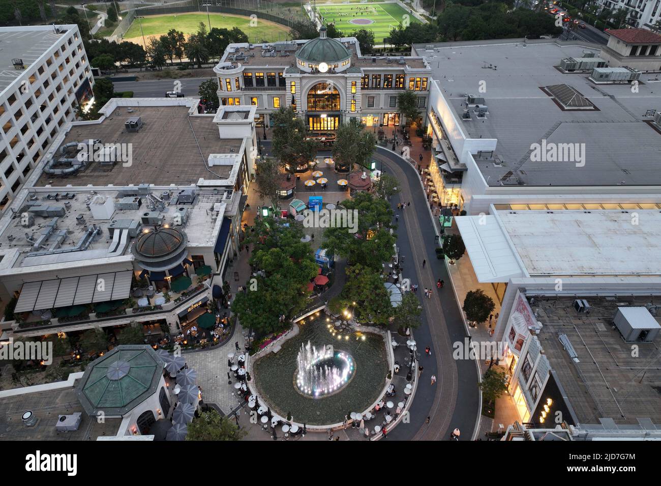 Los Angeles, United States. 18th June, 2022. A general overall aerial view  of the Nike store at The Grove shopping center, Wednesday, May 25, 2022, in  Los Angeles. Photo via Credit: Newscom/Alamy
