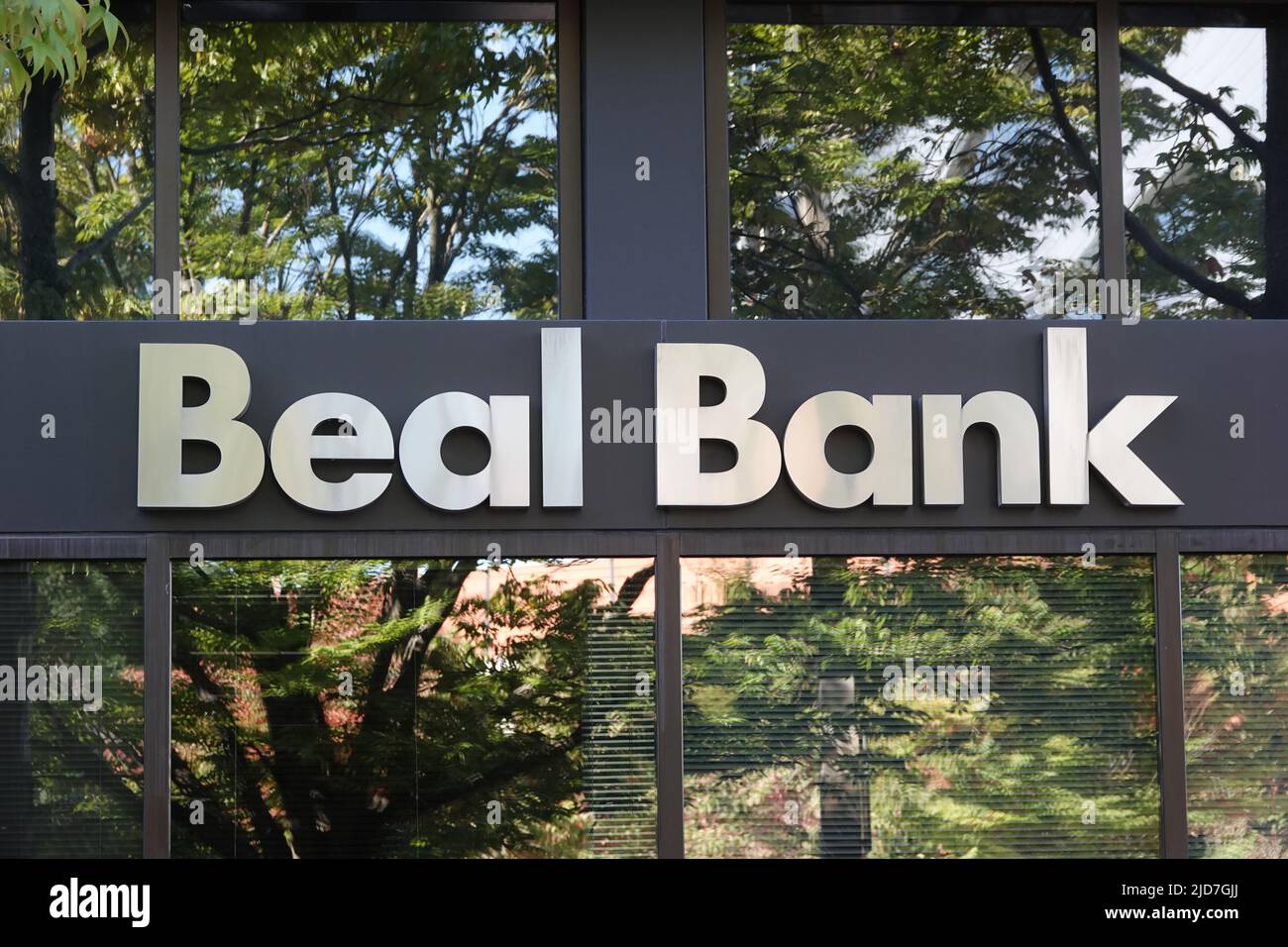 Beal Bank logo om a building in Bellevue, WA, USA; September 2021 Stock Photo