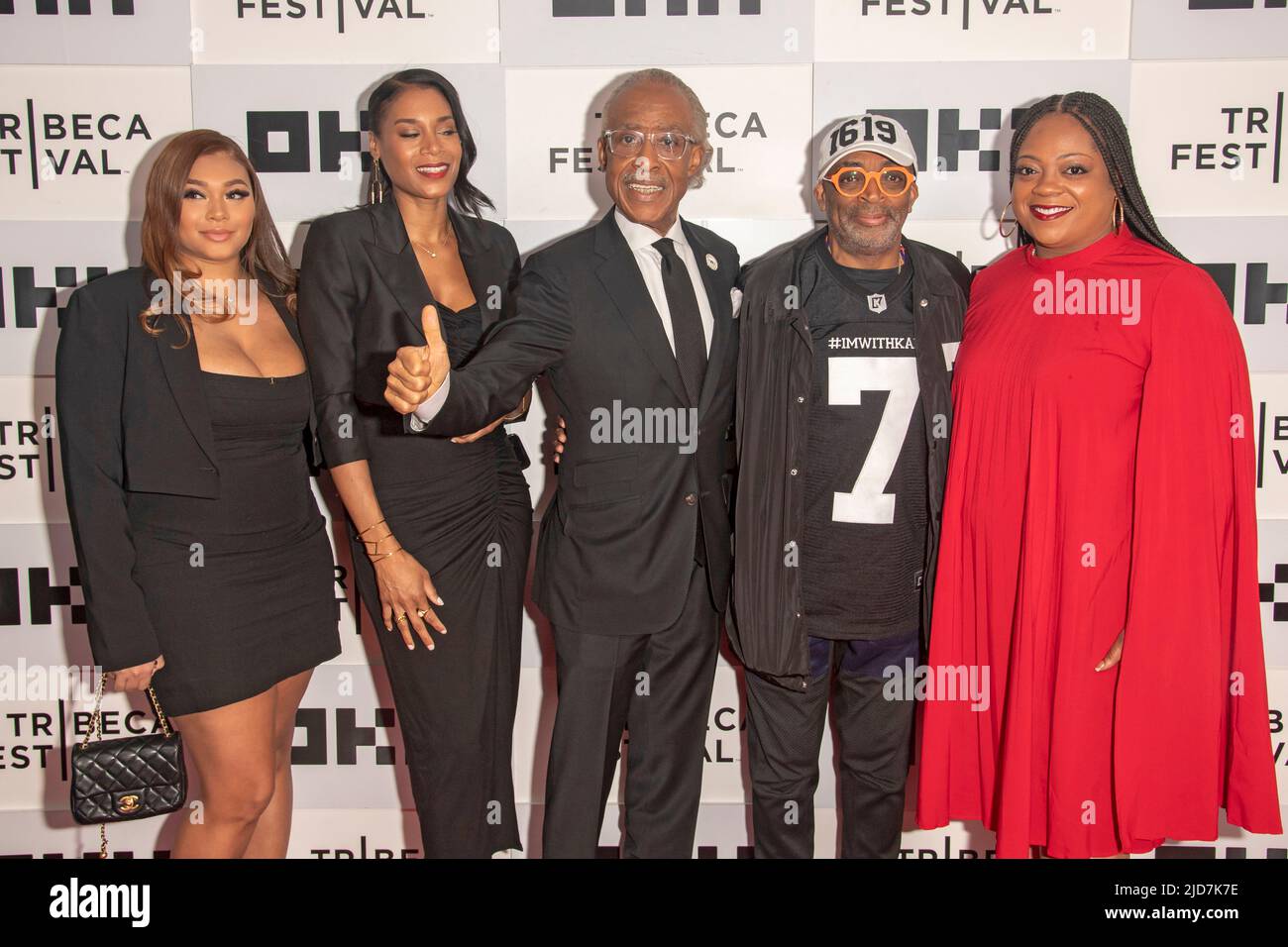 New York, USA. 18th June 2022. NEW YORK, NEW YORK JUNE 18 Aisha McShaw, Al Sharpton (C) and