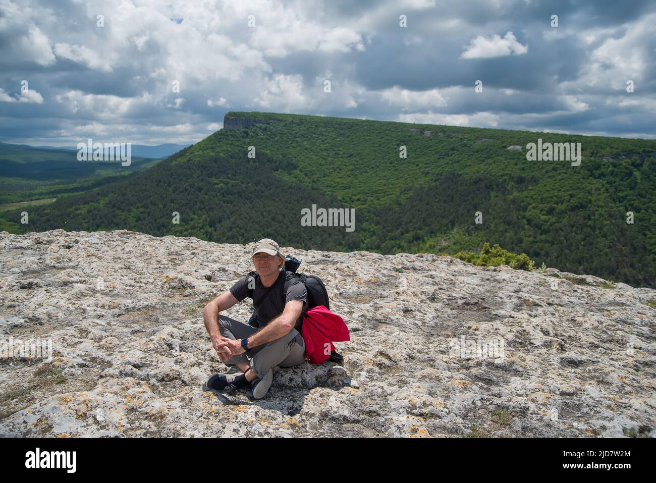 Hiking outfit hi-res stock photography and images - Alamy