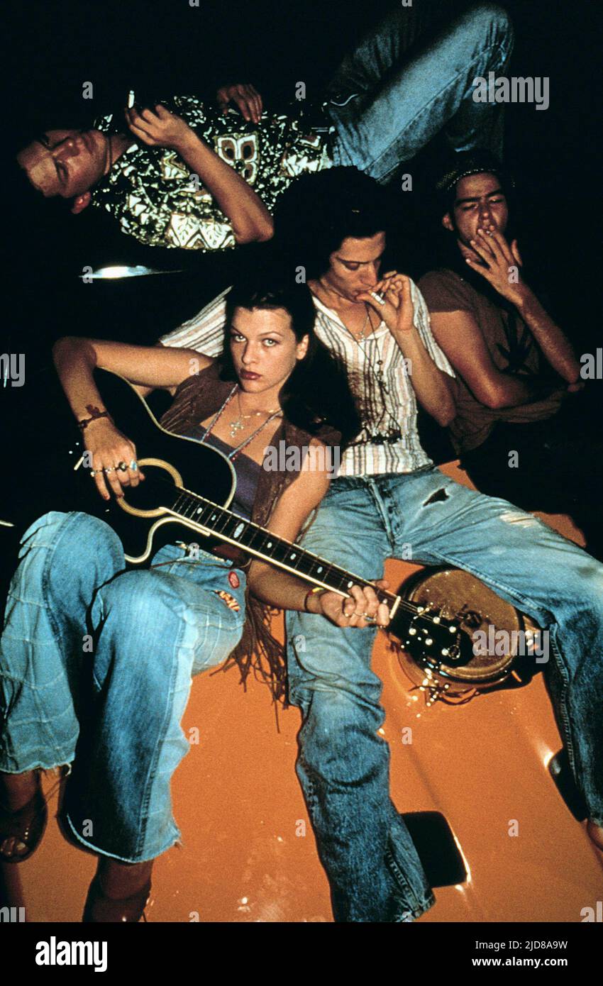 JOVOVICH,ANDREWS, DAZED AND CONFUSED, 1993 Stock Photo