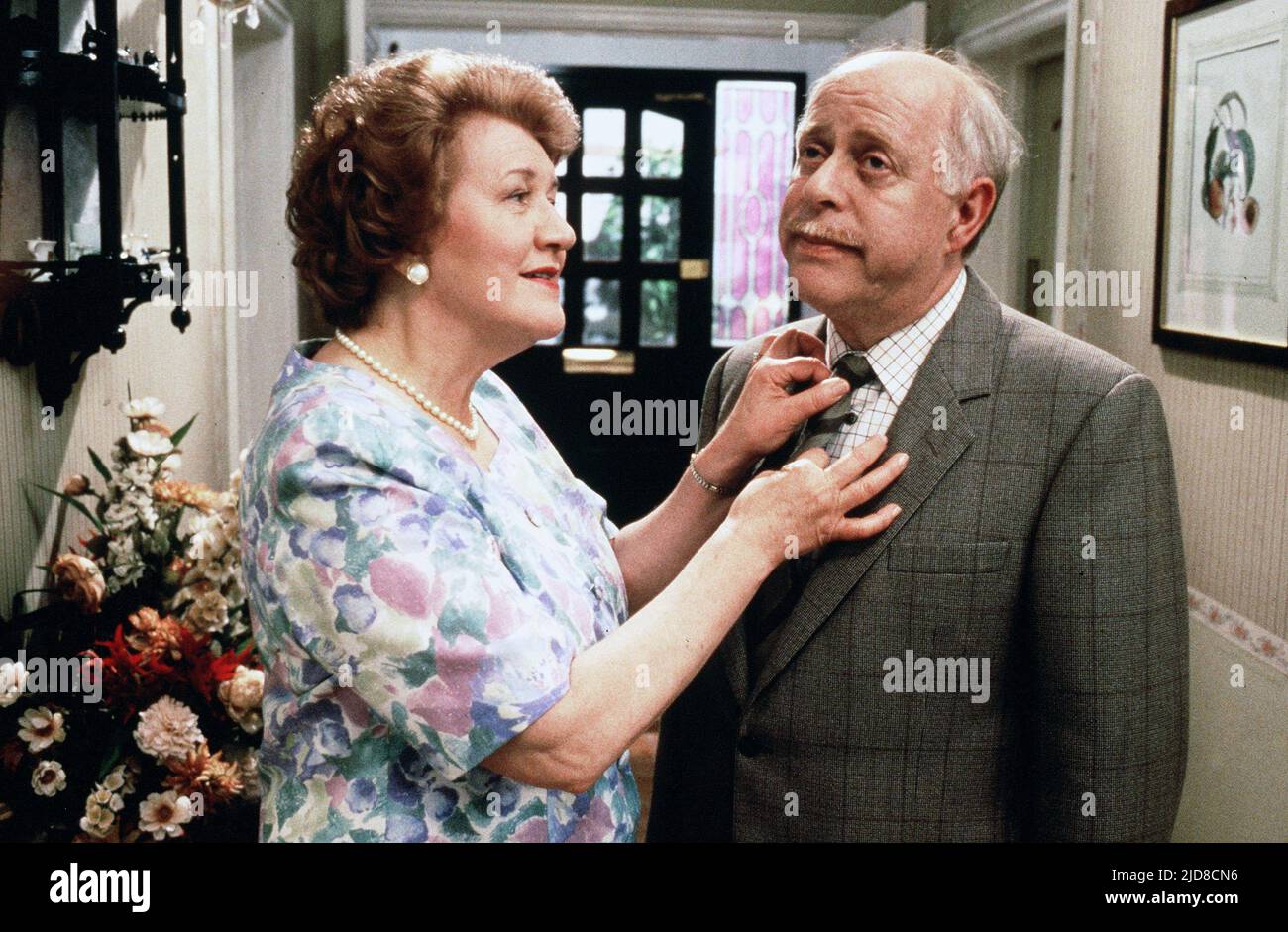 ROUTLEDGE,SWIFT, KEEPING UP APPEARANCES, 1990 Stock Photo