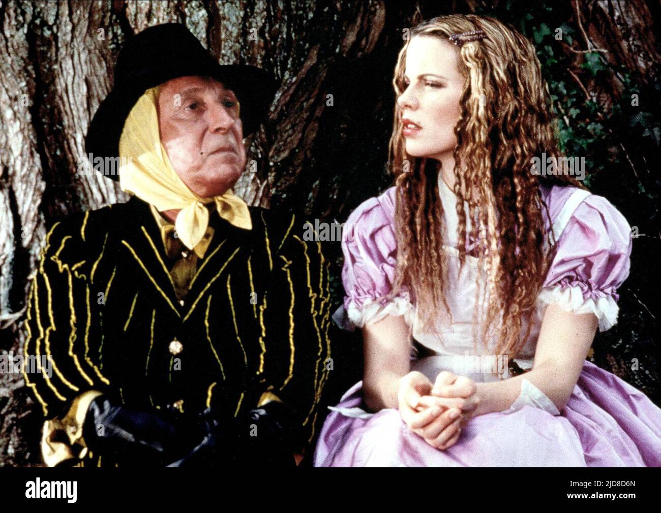 RICHARDSON,BECKINSALE, ALICE THROUGH THE LOOKING GLASS, 1998 Stock Photo