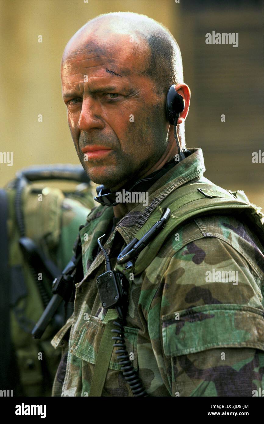 BRUCE WILLIS, TEARS OF THE SUN, 2003 Stock Photo Alamy