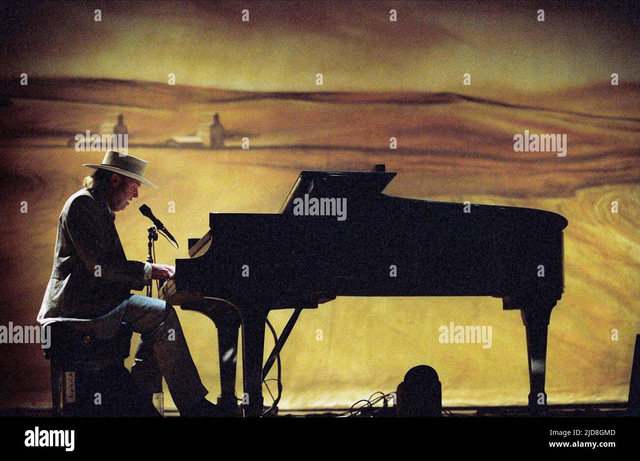 NEIL YOUNG NEIL YOUNG HEART OF GOLD 2006 Stock Photo Alamy