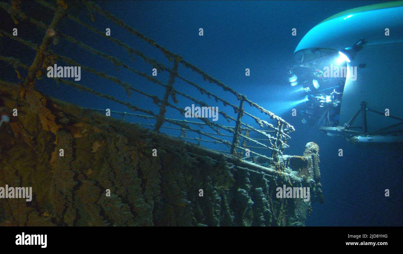 MIR SUBMERSIBLE SURVEYS WRECK OF TITANIC, GHOSTS OF THE ABYSS, 2003, Stock Photo
