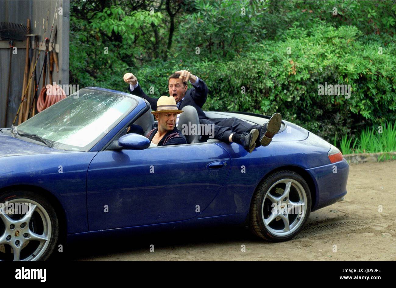 Auto, Porsche 911 Carrera S, Coupe/Coupe Modelljahr 2004-Roadster, gelb,  Blick ins Boot, Technik/Zubehör, Zubehör, p Stockfotografie - Alamy