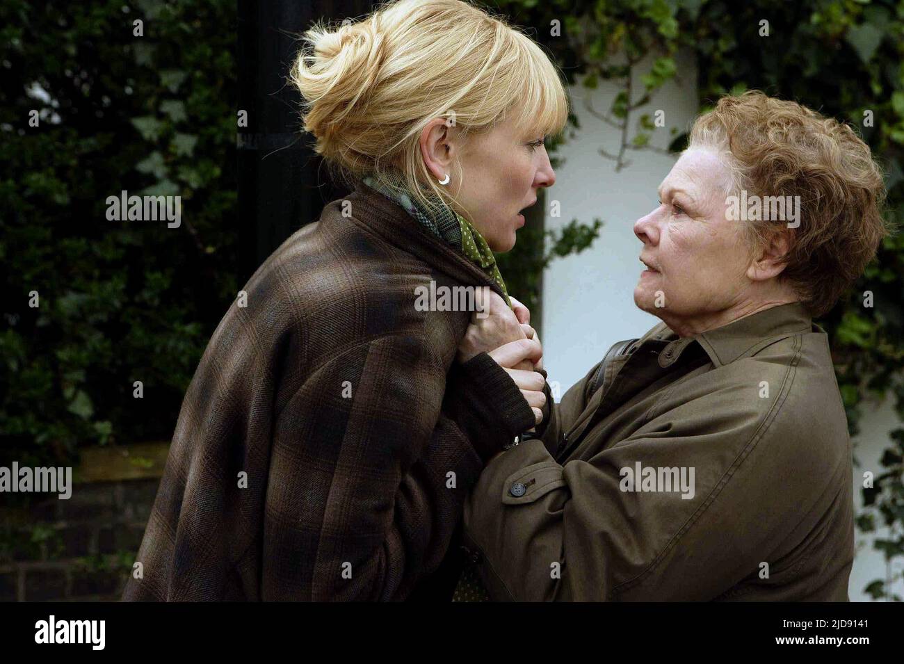 BLANCHETT,DENCH, NOTES ON A SCANDAL, 2006, Stock Photo