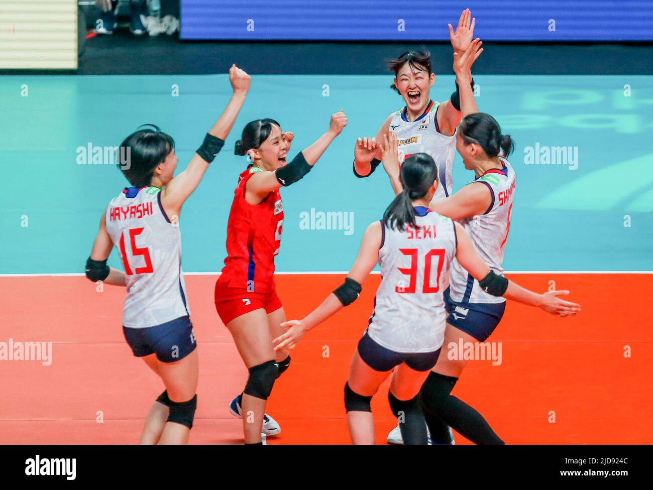 Quezon City. 19th June, 2022. Players of Japan celebrate during the FIVB Volleyball Nations