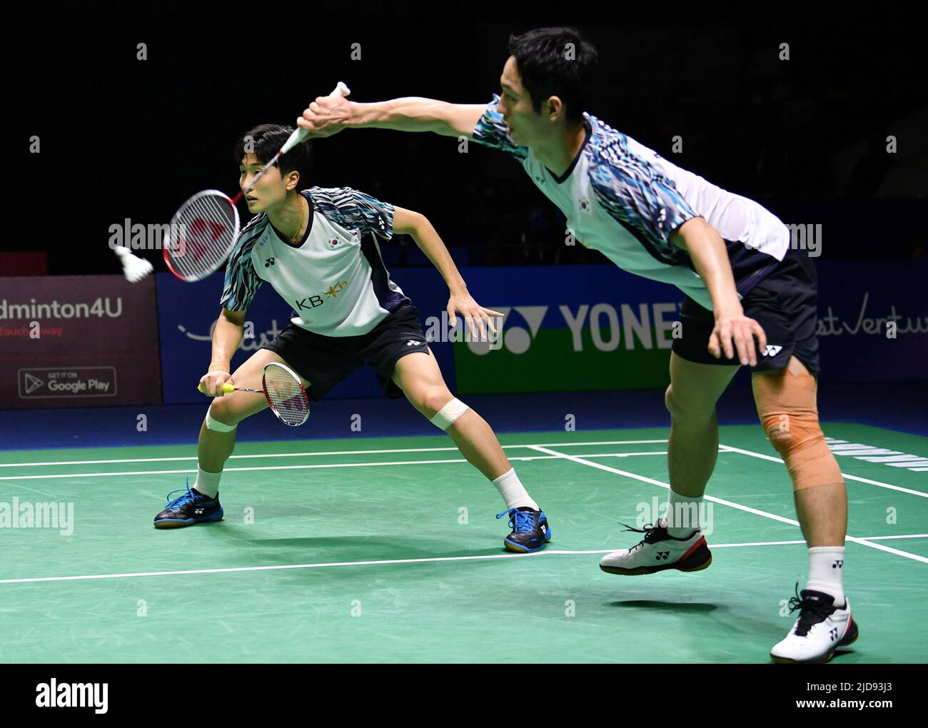 live final badminton indonesia open 2022