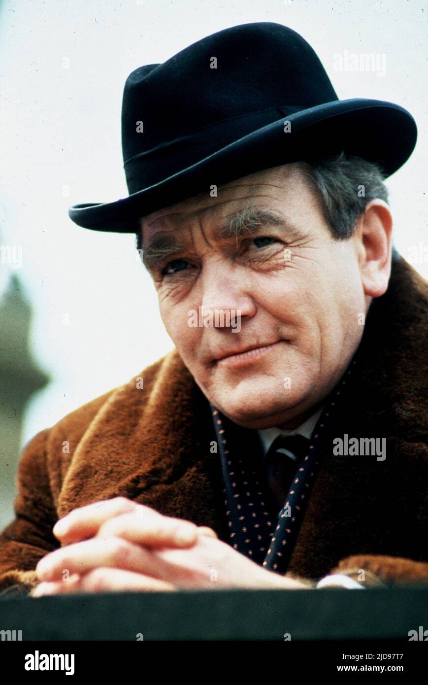 ALBERT FINNEY, THE DRESSER, 1983 Stock Photo - Alamy