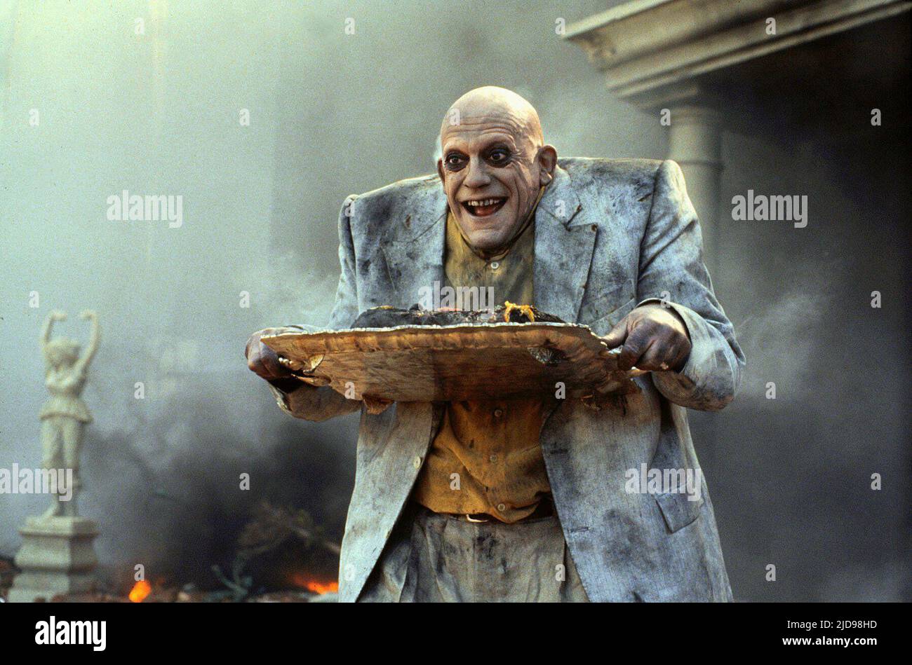Addams family values 1993 hi-res stock photography and images - Alamy