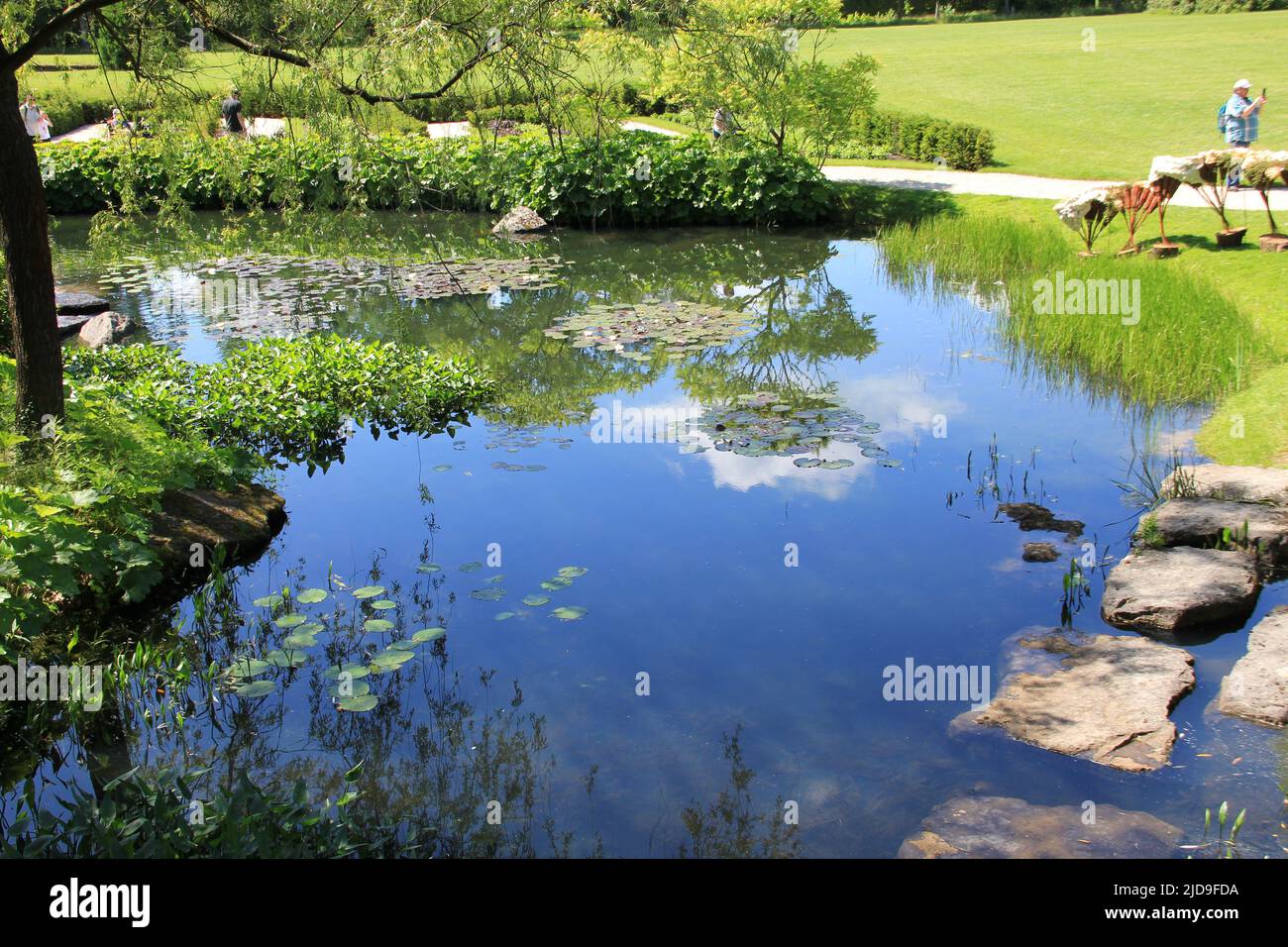 Arcen castle garden hires stock photography and images Alamy