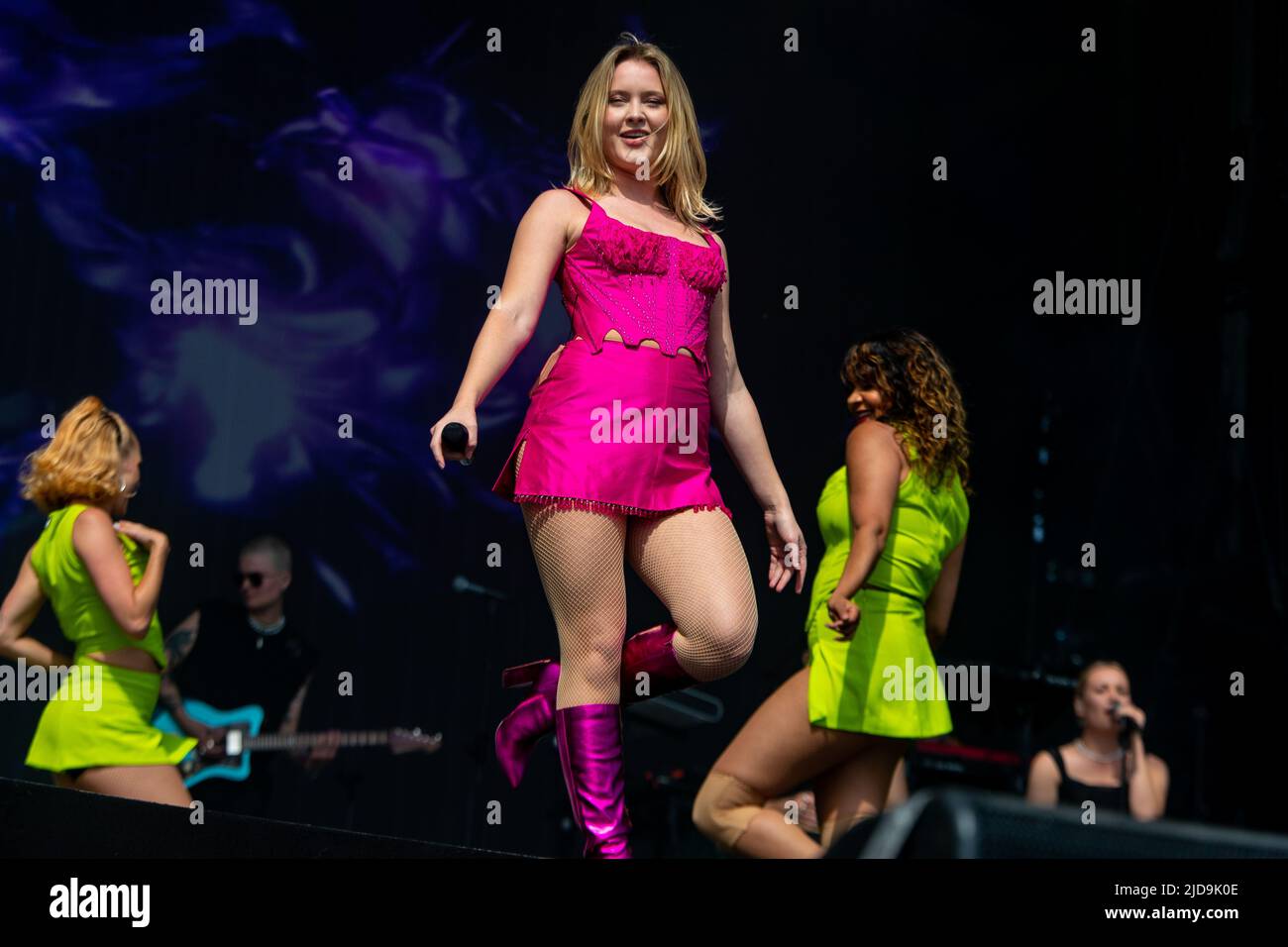 2022-06-19 16:36:40 LANDGRAAF - The Swedish pop singer Zara Larsson will  perform during the third day of the Pinkpop music festival. ANP PAUL BERGEN  netherlands out - belgium out Stock Photo - Alamy