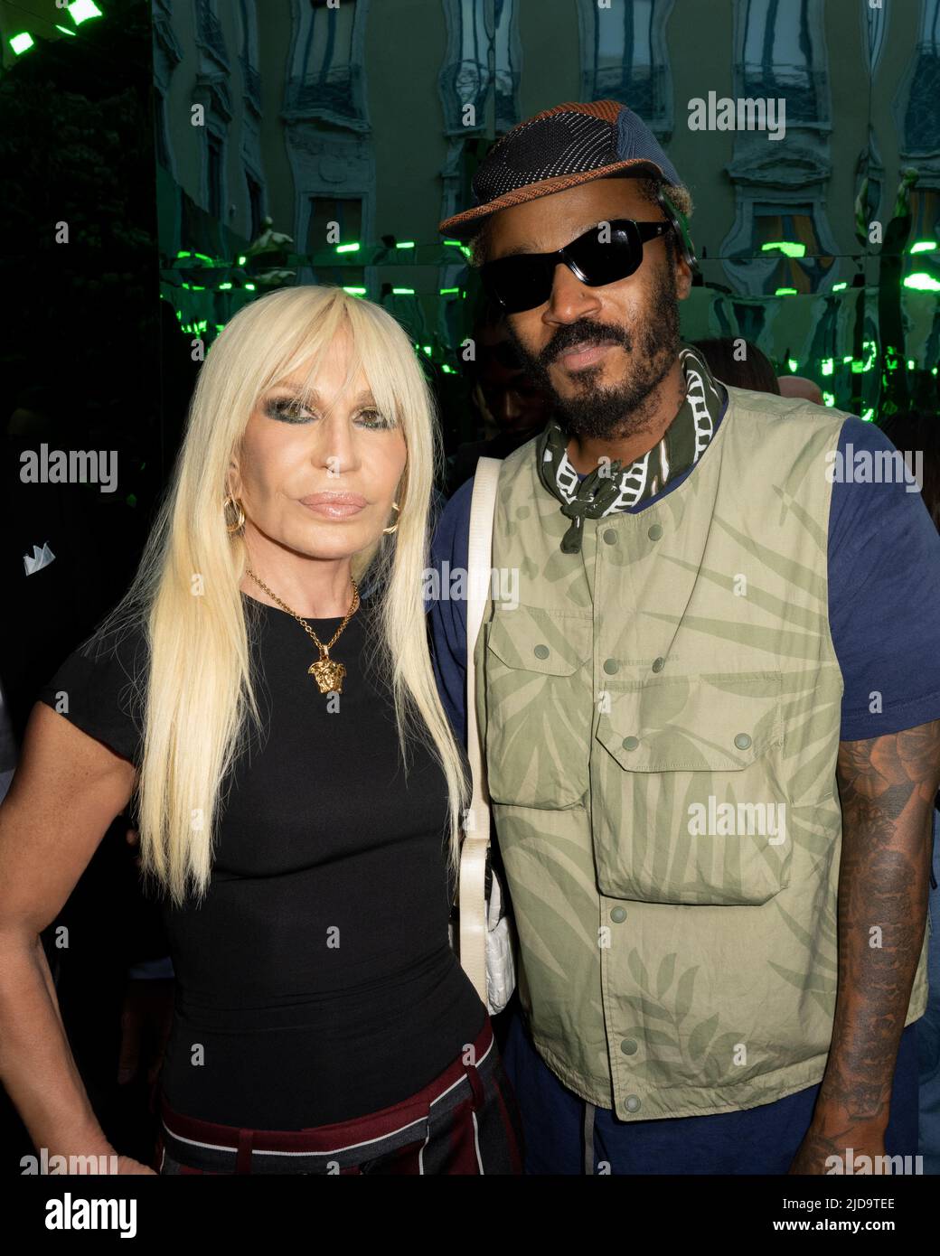 Donatella Versace in 2023  Donatella versace, Versace fashion