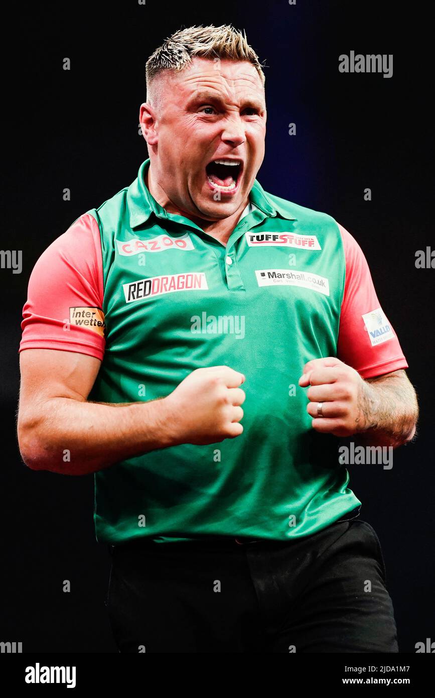 19 June 2022, Hessen, Frankfurt/Main: Darts: World Team Championship,  semifinals, ice rink. Gerwyn Price (Wales) cheers. Photo: Uwe Anspach/dpa  Stock Photo - Alamy