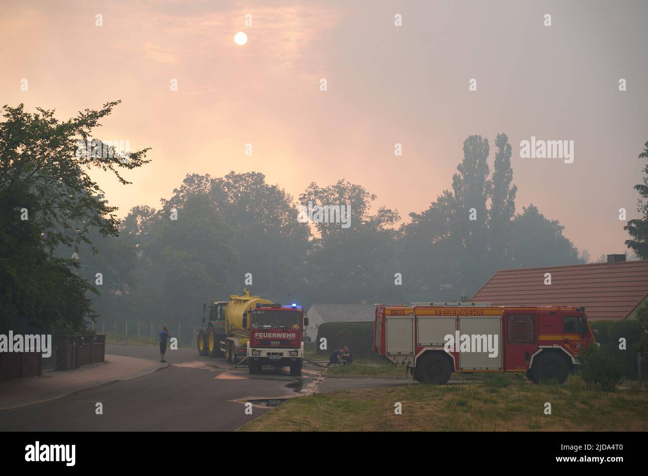 19 June 2022, Brandenburg, Beelitz-Heilstätten: Emergency vehicles of ...