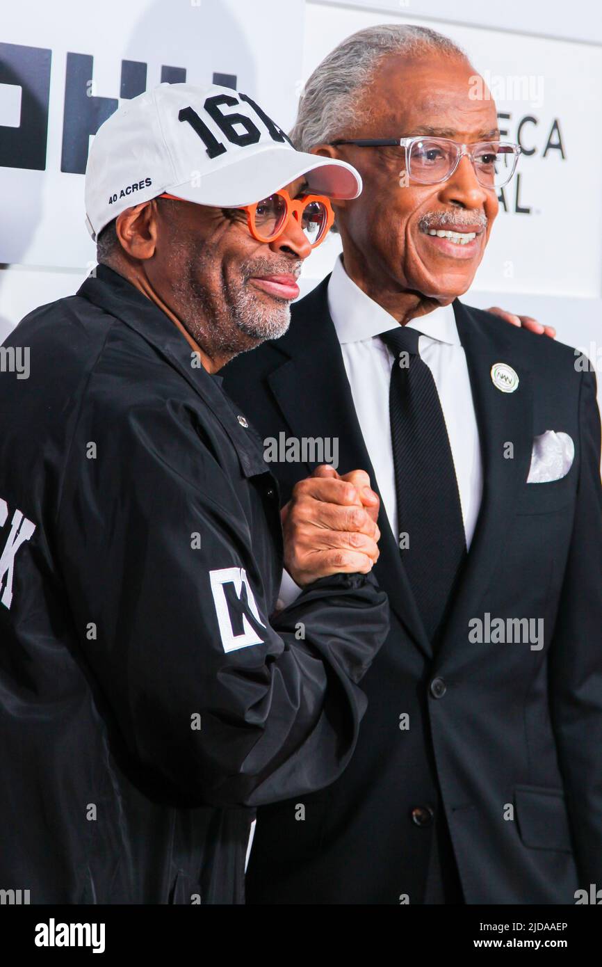 NEW YORK, NY, USA - JUNE 18, 2022 :  Spike Lee and Al Sharpton arrives at  'Loudmouth'  2022 Tribeca Film Festival at BMCC Tribeca Performing Arts Center (Photo by Miro Vrlik/Pacific Press) Stock Photo