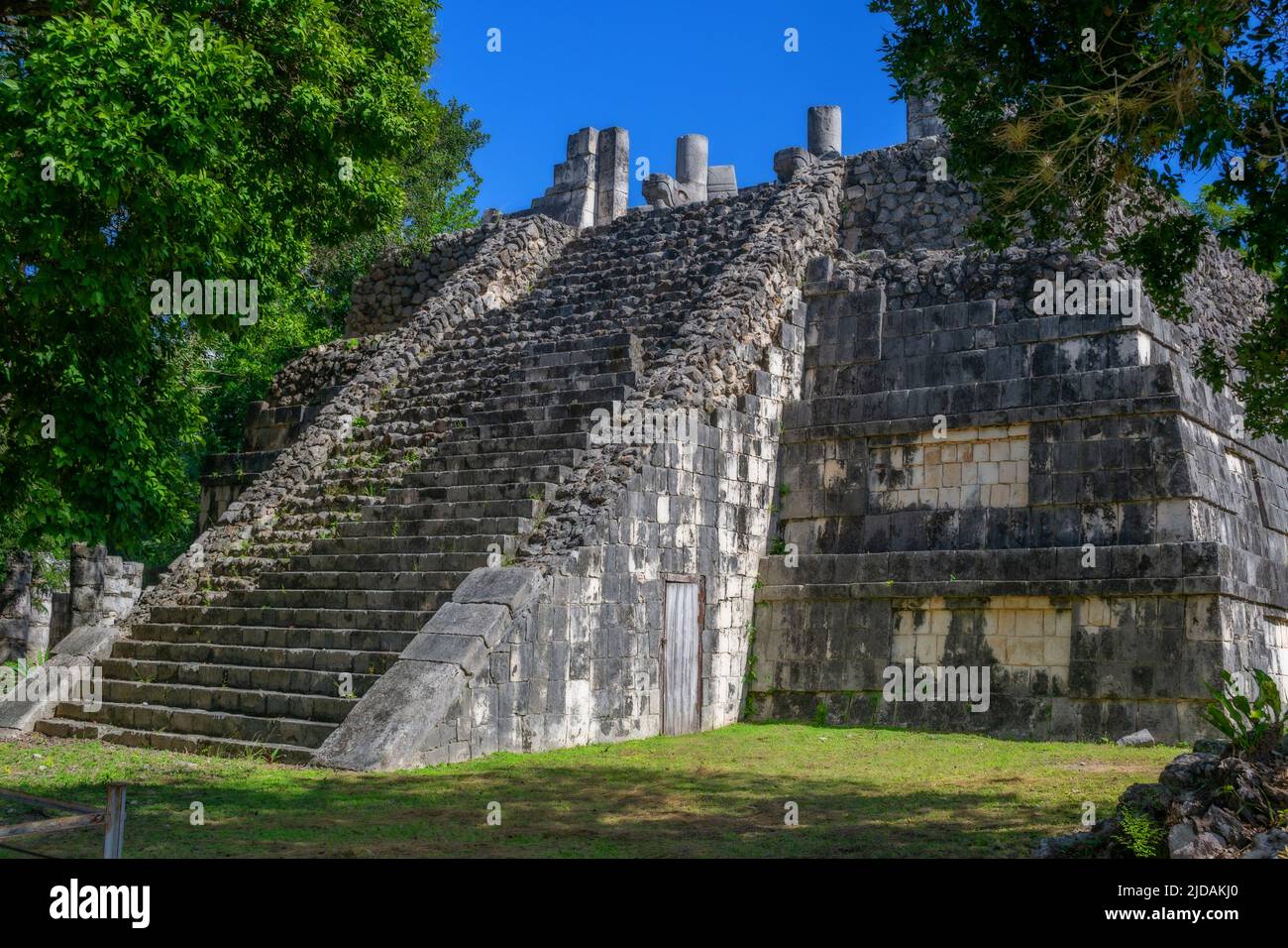 Temple of the warriors. Chichen Itza. Mayan archaeological complex located in Mexico, in the north of the Yucatán peninsula. Stock Photo