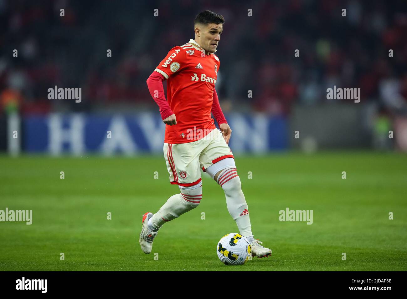 Porto Alegre, Brazil. 19th June, 2022. RS - Porto Alegre - 06/19/2022 - BRAZILIAN A 2022, INTERNACIONAL X BOTAFOGO - Bustos an Internacional player during a match against Botafogo at the Beira-Rio stadium for the Brazilian championship A 2022. Photo: Pedro H. Tesch/AGIF/Sipa USA Credit: Sipa USA/Alamy Live News Stock Photo