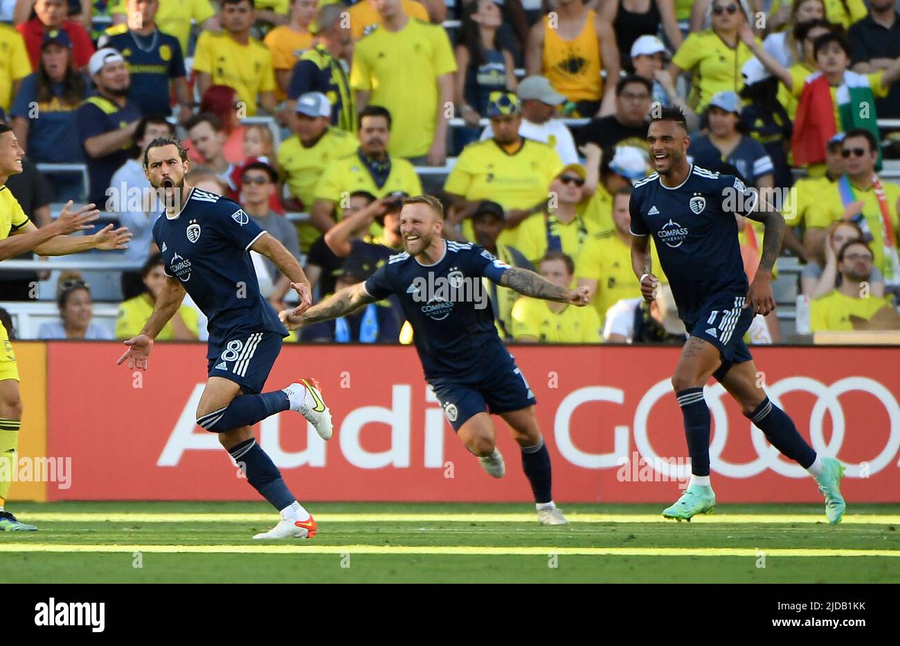 Nashville, USA. June 19, 2022: Sporting Kansas City midfielder Graham Zusi (8) celebrates with his teammates after his goal against the Nashville SC during the second half of an MLS game between Sporting Kansas City and Nashville SC at Geodis Park in Nashville TN Steve Roberts/CSM Credit: Cal Sport Media/Alamy Live News Stock Photo