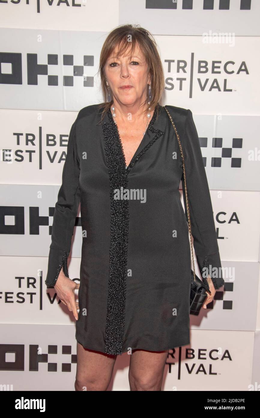 New York, United States. 18th June, 2022. Jane Rosenthal attends the 'Loudmouth' Premiere during 2022 Tribeca Festival at BMCC Tribeca PAC in New York City. (Photo by Ron Adar/SOPA Images/Sipa USA) Credit: Sipa USA/Alamy Live News Stock Photo