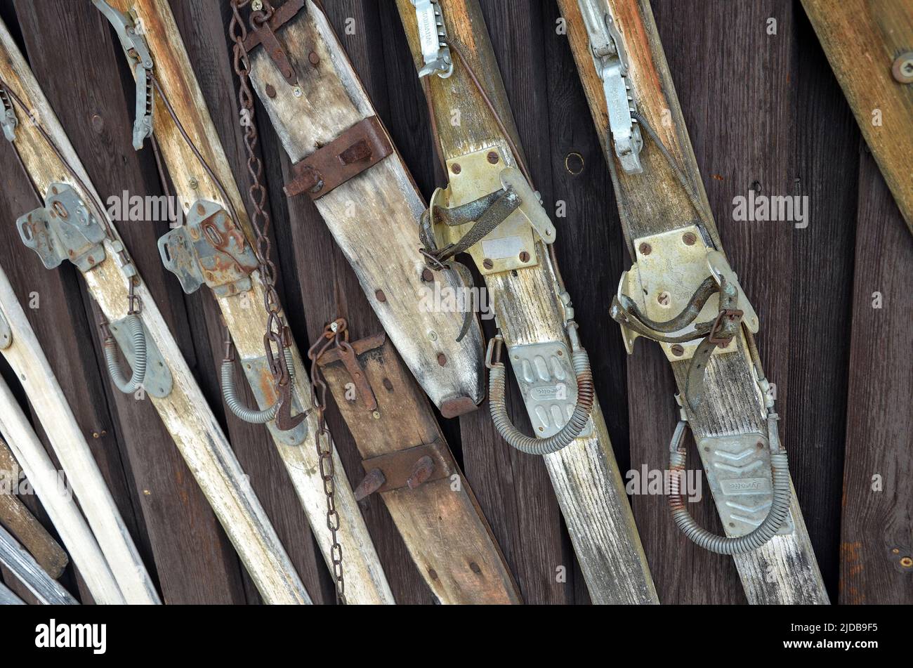 old wooden ski Stock Photo - Alamy
