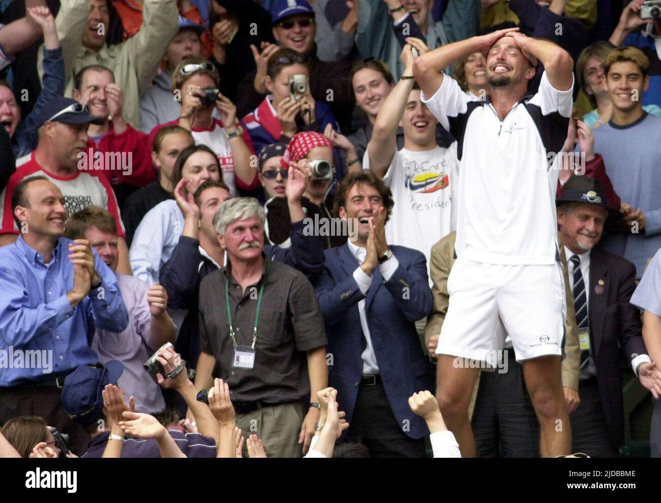 Wimbledon ivanisevic rafter hi-res stock photography and images - Alamy