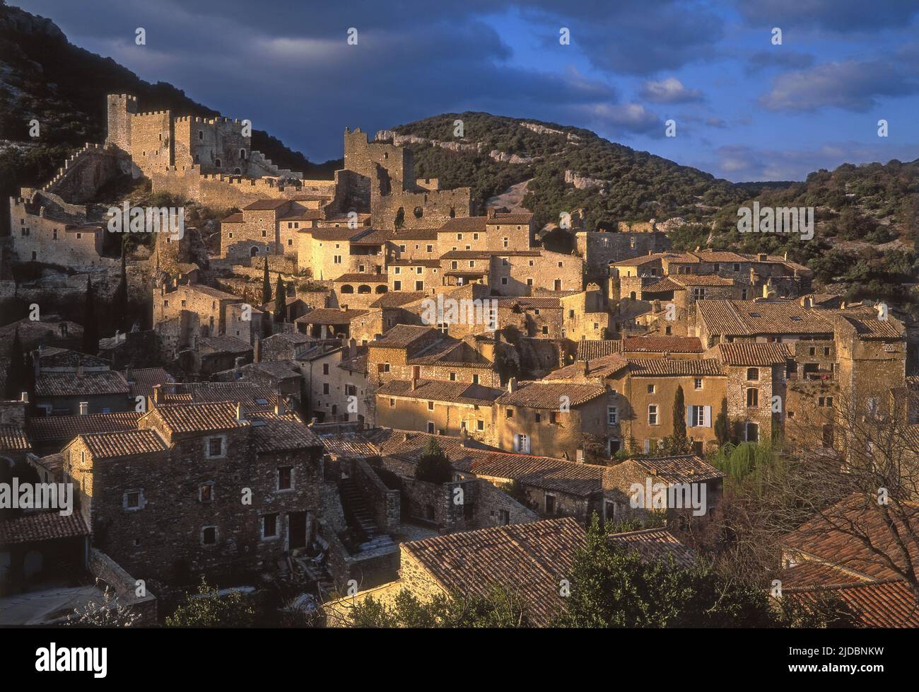 France, Ardèche Saint-Montan medieval village surmounted by a castle Stock Photo