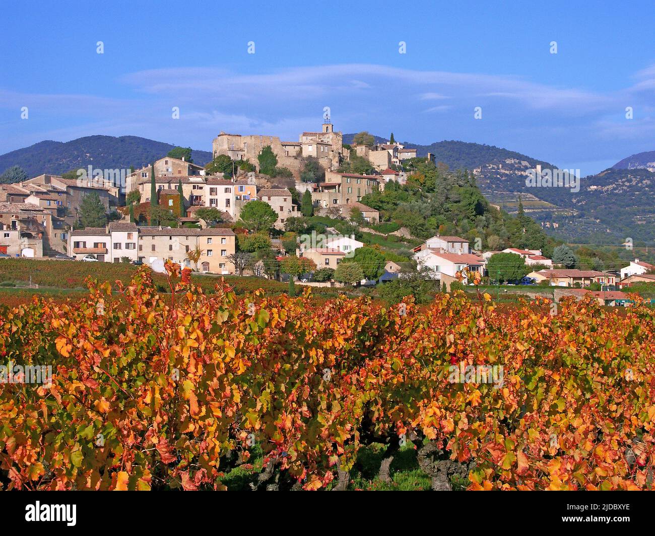 France, Vaucluse Faucon, perched village, Puyméras classified vineyard (AOC) Stock Photo