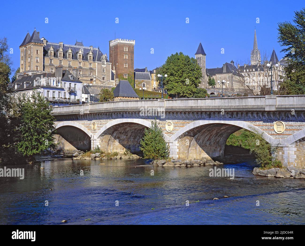 France, Pyrénées-Atlantiques, Pau, the castle and the Gave de Pau, the bridge of 14 juillet Stock Photo