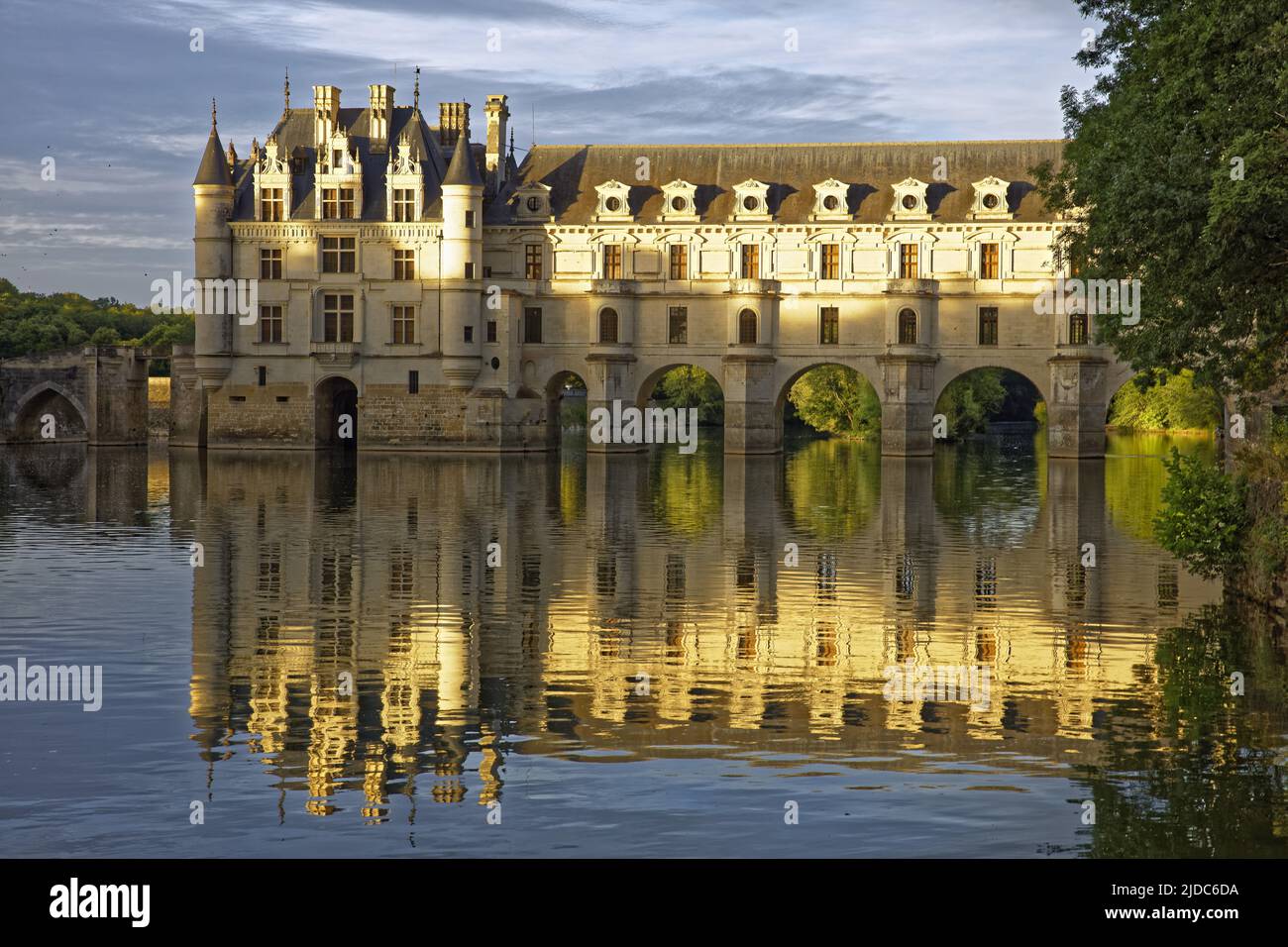 France, Indre-et-Loire Château de Chenonceau, view from the banks of the Cher Stock Photo