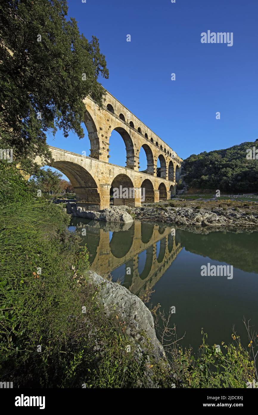 France, Gard Vers-Pont-du-Gard, Roman aqueduct, Pont du Gard, (1st century, between 40 and 50 AD) Stock Photo