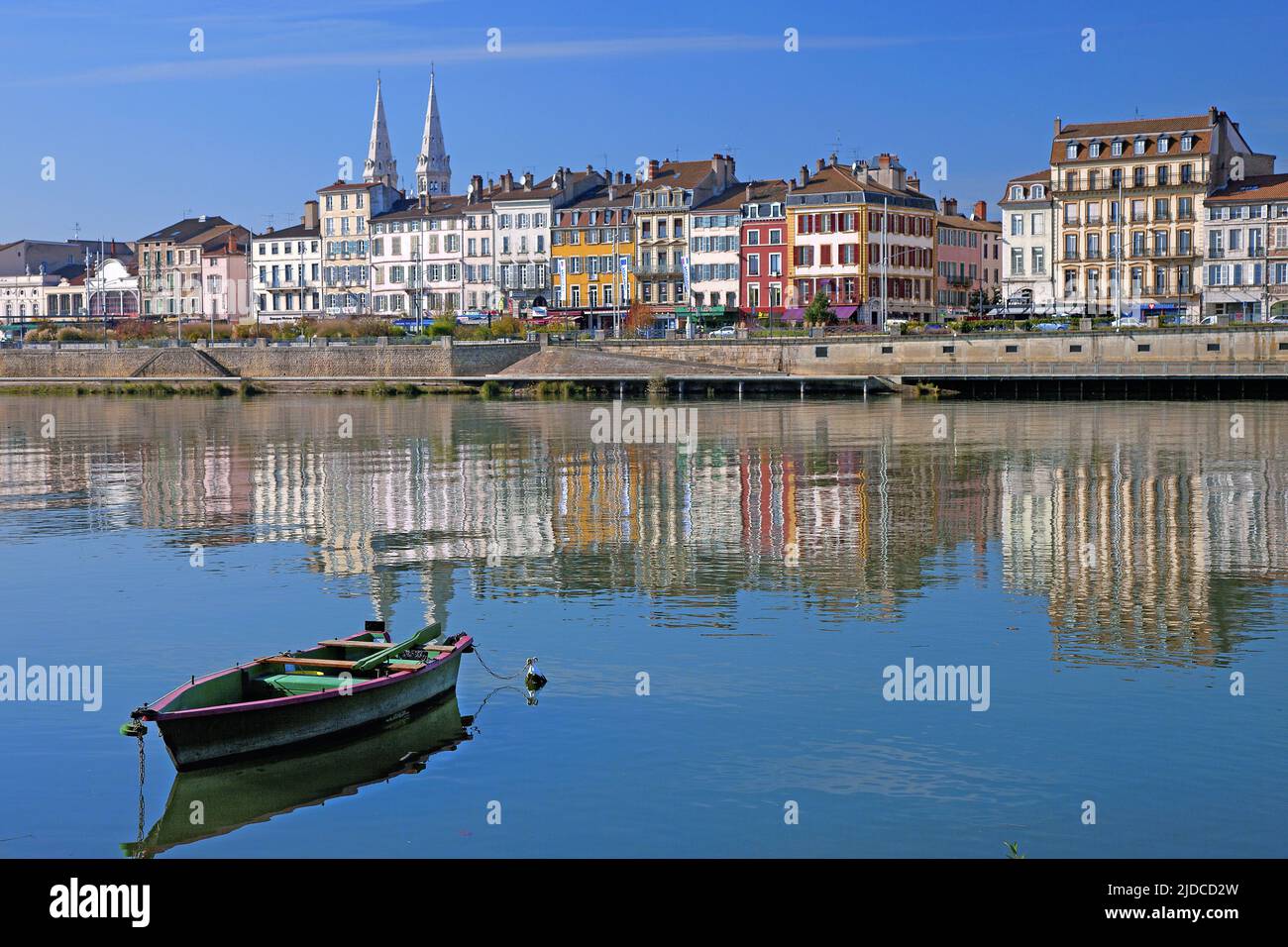 France, Saône-et-Loire Mâcon, the city from the banks of the Saône Stock Photo