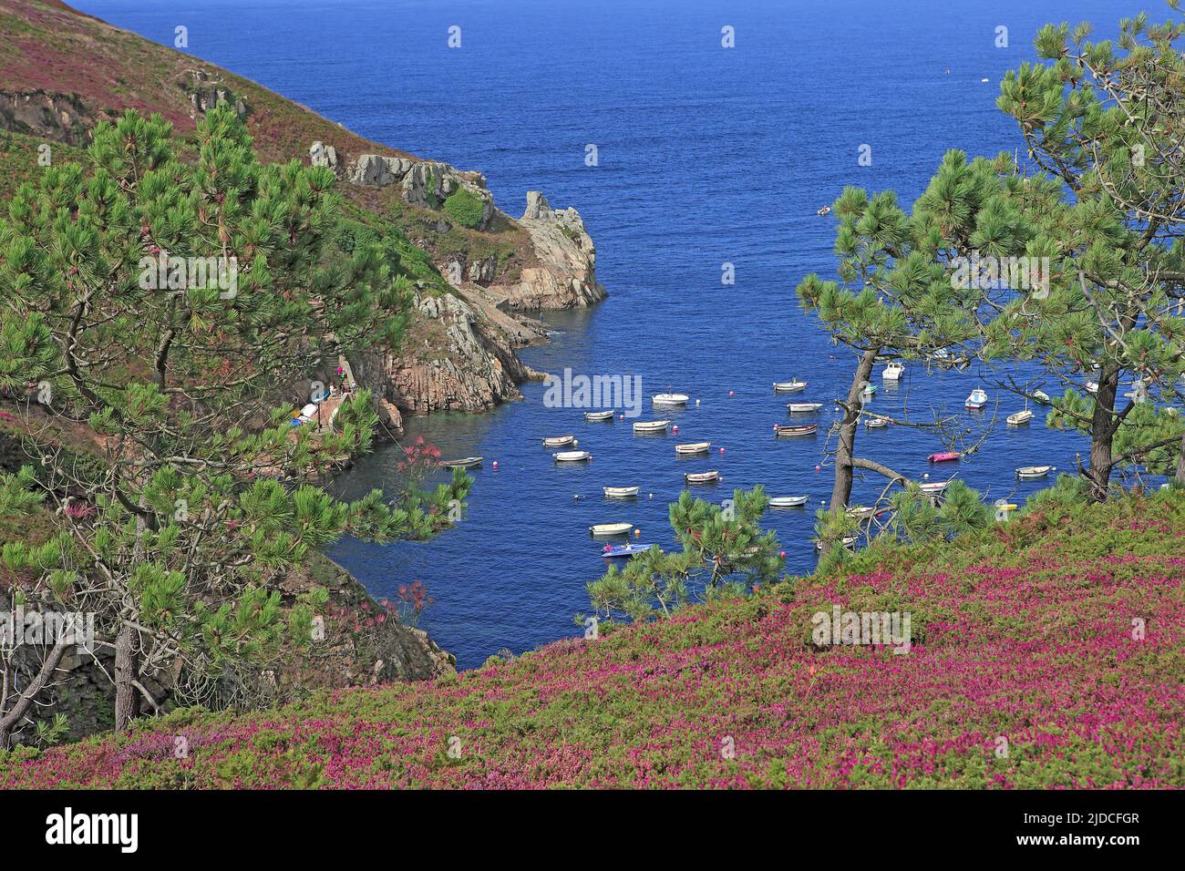 Brittany coastline hi-res stock photography and images - Alamy