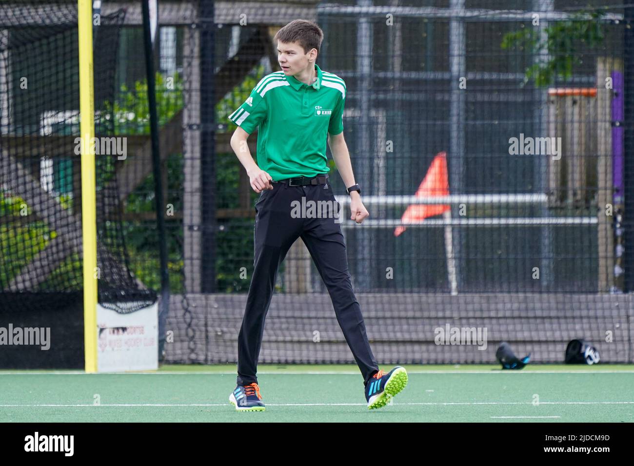 AMERSFOORT, NETHERLANDS - JUNE 19: referee of KNHB during the NK Jong Senioren match between Phoenix Hockey Zeist and Were Di at Sportpark AMHC on June 19, 2022 in Amersfoort, Netherlands (Photo by Jeroen Meuwsen/Orange Pictures) Stock Photo