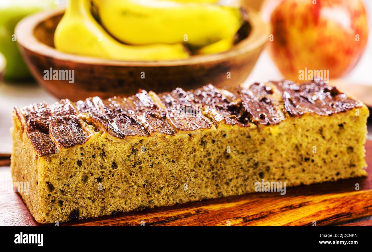 vegan banana cake made with fruits, wholemeal, with oats and without