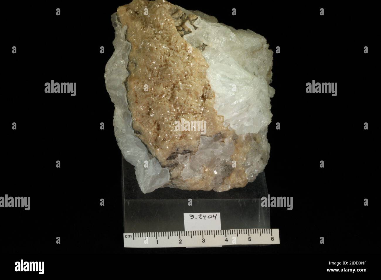 Dolomite. minerals. North America; USA; Illinois; Pike County; Griggsville  Stock Photo - Alamy