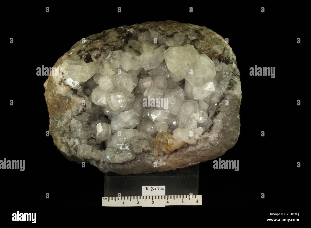 Calcite. minerals. North America; USA; Missouri; Saint Louis County