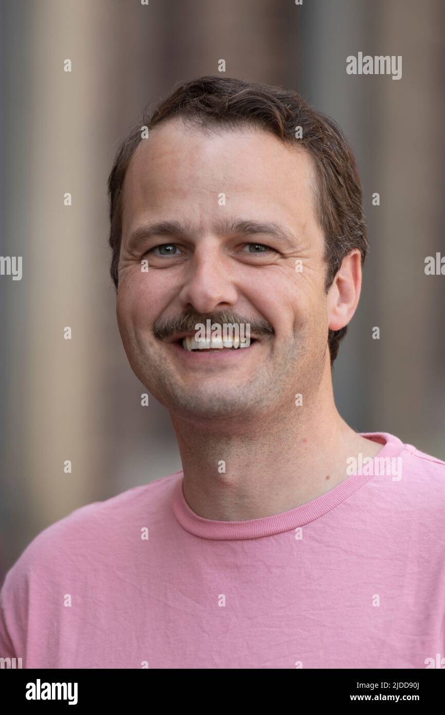 Borussia Monchengladbach, Deutschland. 14th June, 2022. Actor Raphael WESTERMEYER, filming, Our wonderful years, on 06/14/2022 in the Monforts Quartier in Monechengladbach Credit: dpa/Alamy Live News Stock Photo