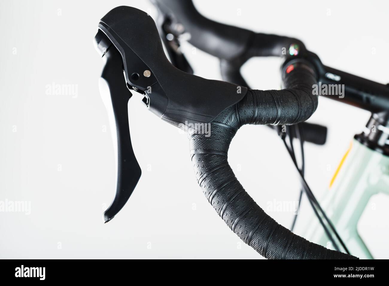 Highway bicycle handlebar in black winding and with brake gearshift