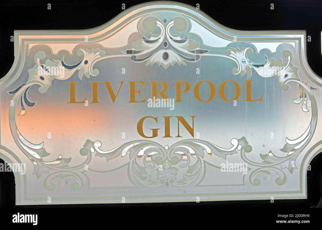 Etched Liverpool Gin window at the classic Lion Tavern, 67 Moorfields, Liverpool , Merseyside, England, UK, L2 2BP Stock Photo