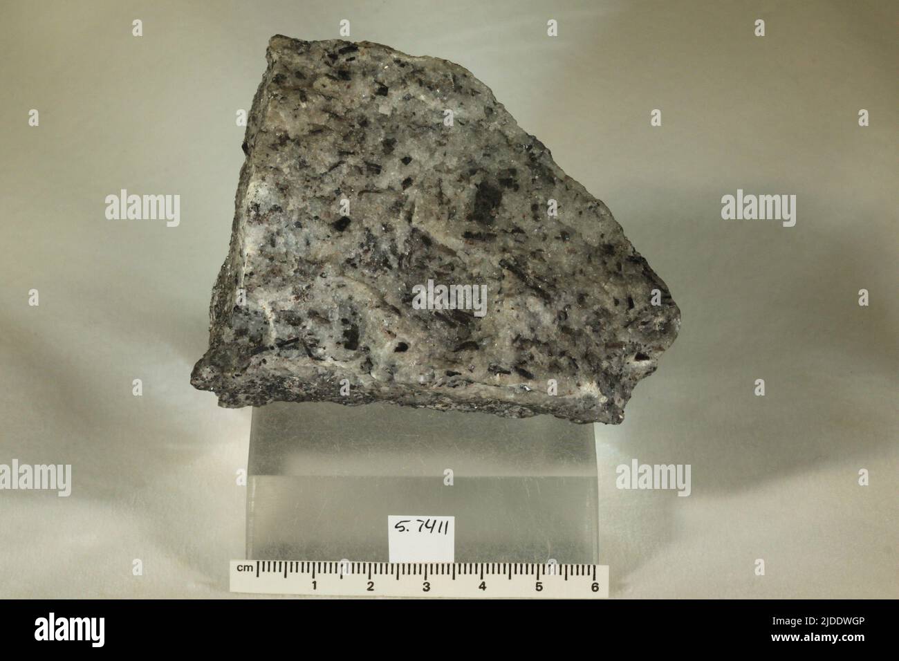 Pinakiolite. minerals. Europe; Sweden; Varmland Province; Langban Stock Photo