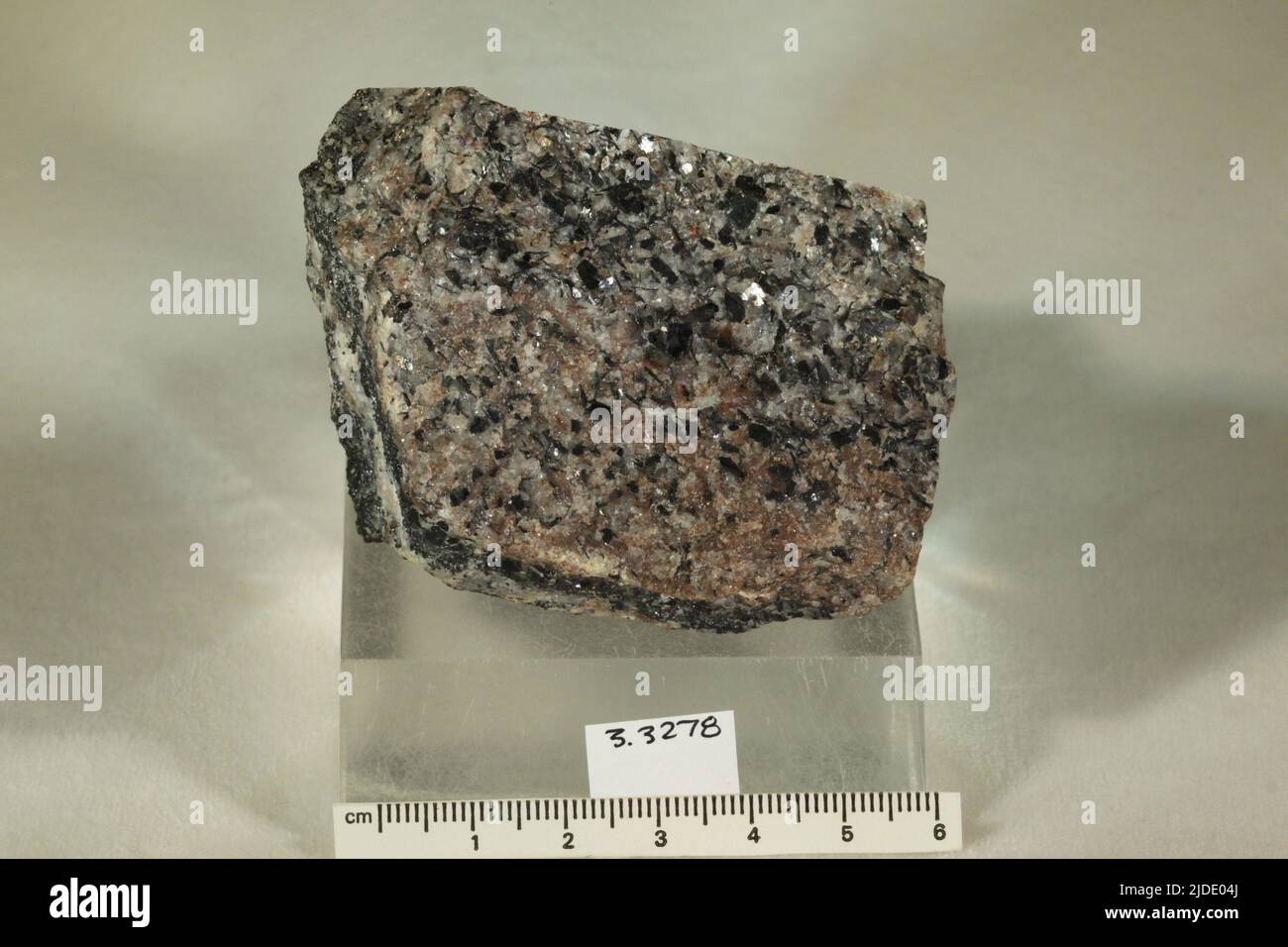 Pinakiolite. minerals. Europe; Sweden; Varmland Province; Langban Stock Photo