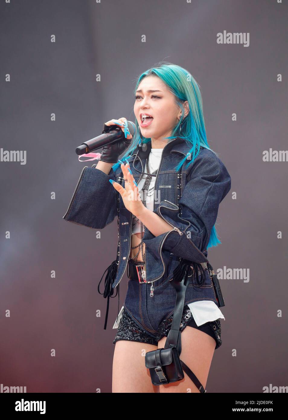 AleXa, June 19, 2022 : Singer AleXa performs before the red carpet ...